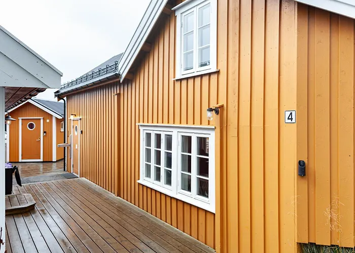 Tind Seaside Cabins